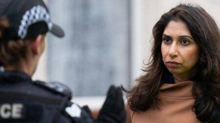 Suella Braverman: Jeremy Hunt refuses to back protest claims