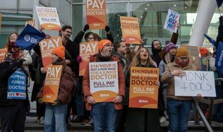 Junior doctors begin 144-hour walkout in demand for 35% pay rise