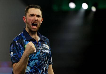 Luke Humphries destroys Scott Williams to set up World Darts Championship final against Luke Littler