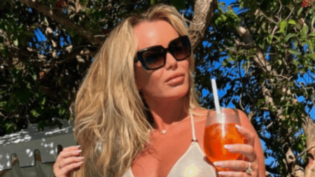 Amanda Holden is the epitome of vacation elegance with her latest unreal bikini photos