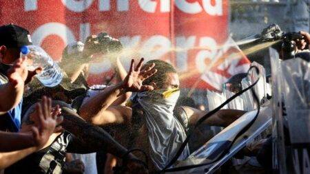 Protests as lawmakers debate reforms supported by Argentine president