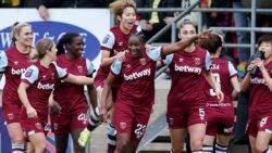 WSL roundup: Arsenal shock loss, City close gap at top, Brighton defeat after boss sacked