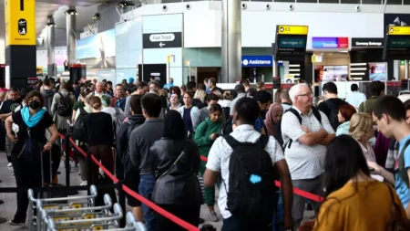 Major delays at London airport after power outage