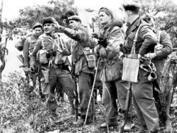 Gen. Rick Hillier emphasizes the importance of sharing the stories of Canadian heroes