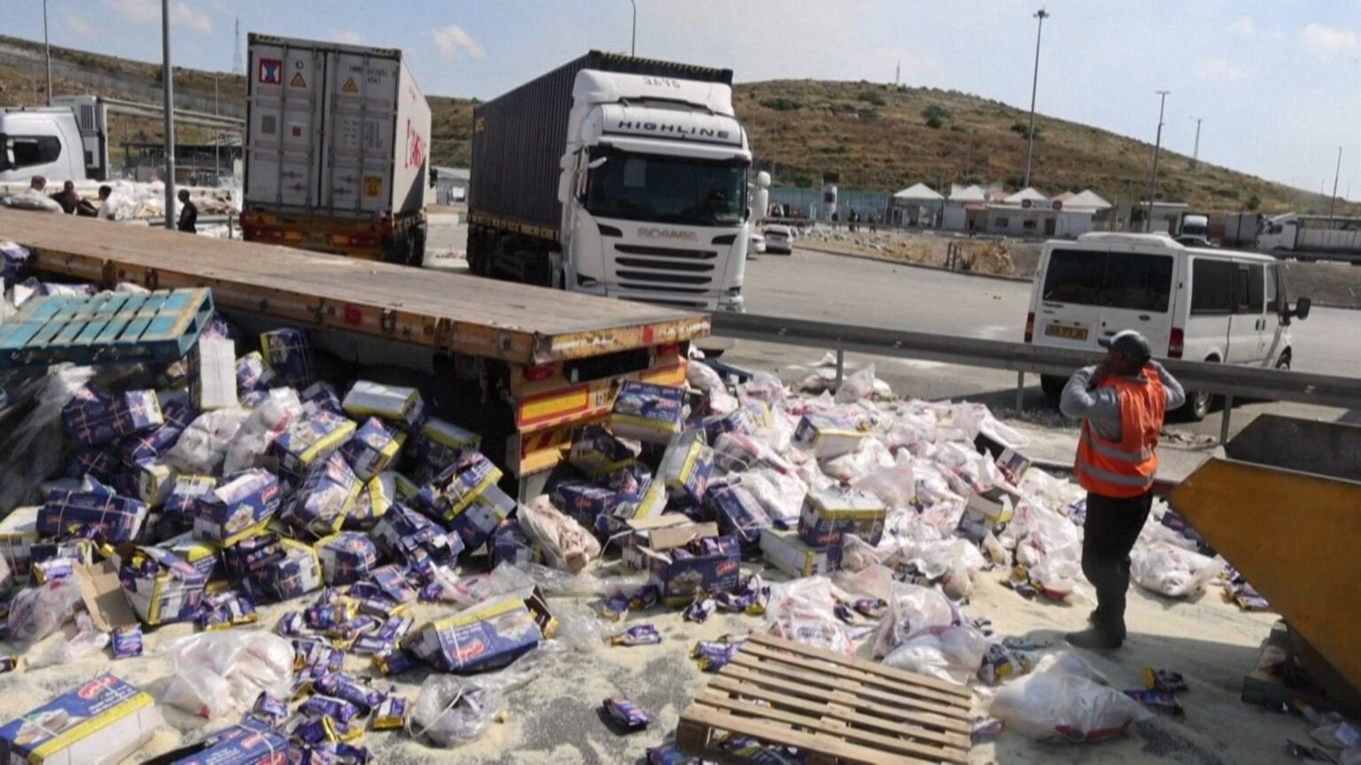 Israeli protesters block aid trucks destined for Gaza