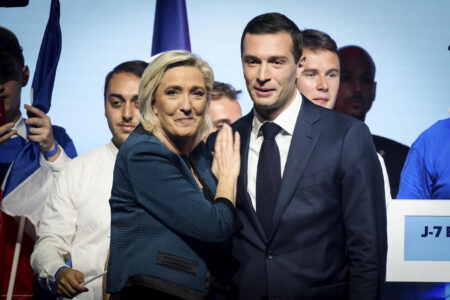 New government is unstable, future depends on Le Pen