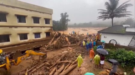 India landslides kill 120 and trap dozens