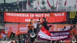 Election law changes spark mass protests in Indonesia