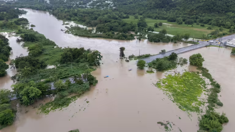 Hurricane Ernesto heads for Bermuda after widespread power cuts in Puerto Rico