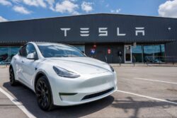 Tesla misses production target as Musk’s company loses value